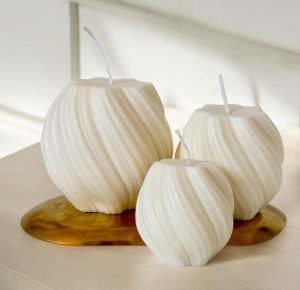 Up Swirl Candle
